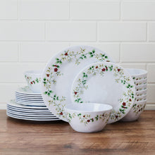 Pfaltzgraff Winterberry Melamine 24 Peice Set