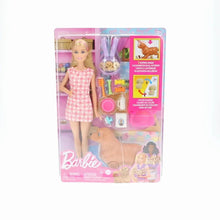 Barbie Doll & Newborn Pets Playset with Pregnant Mom Dog, Color-Change Puppies & Accessories, Blonde