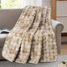 BrentwoofOversizedWaterproofPetBlanketandFurnitureProtector_BubbleFur1 - USA Mega Market