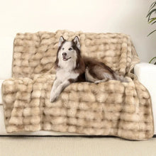 BrentwoofOversizedWaterproofPetBlanketandFurnitureProtector_BubbleFur - USA Mega Market