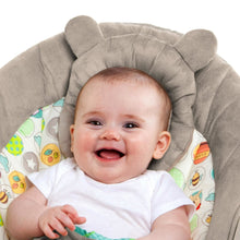 Bright Starts Disney Baby Winnie the Pooh Dots & Hunny Pots Baby Bouncer Vibrating Infant Seat