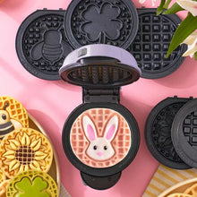 DashMultiMakerMiniWaffleMakerwith7RemovablePlates4 - USA Mega Market