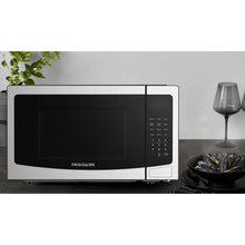 Frigidaire3-in-11.1cu.ft.CountertopMicrowaveOven_AirFryer_Convection8 - USA Mega Market