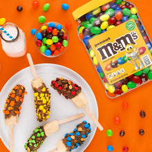 M&amp;M'S Caramelos de chocolate con leche y cacahuete, 62 onzas.