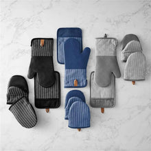 Member's Mark 4 -Pack Yarn Dyed Silicone Oven Mitt, Pot Holder, Mini Mitt Set