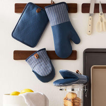 Member's Mark 4 -Pack Yarn Dyed Silicone Oven Mitt, Pot Holder, Mini Mitt Set