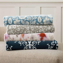 Member-sMarkSeasonalLoungeThrow2-_4 - USA Mega Market