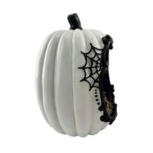 Escena de calabaza preiluminada Member's Mark de 13,75" 