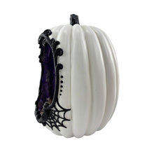 Escena de calabaza preiluminada Member's Mark de 13,75" 