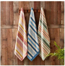 Member's Mark 2-Pack Adult Sand-Friendly Beach Towels, 40" x 72"