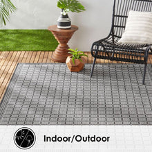 NicoleMillerNewYorkPatioCountryLunaContemporaryGeometricIndoorOutdoorAreaRug_BlackGray4 - USA Mega Market