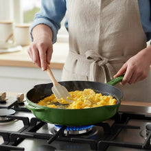 Staub Traditional Skillet, 11"