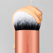 Real Techniques Bubble Blending Makeup Brush for Liquid and Cream Application