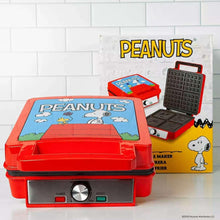UncannyBrandsPeanutsDeluxeWaffler1-_2 - USA Mega Market
