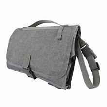 Cambiador tipo momia impermeable, bolsa de pañales plegable, cambiador de viaje portátil (negro) 