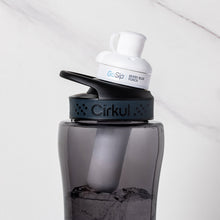 Cirkul 32oz Gray Plastic Bottle with Black Lid and Flavor Cartridge (GoSip Berry Blue Punch)
