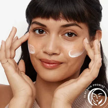olay-total-effects-face-moisturizer-spf-15-woman-applying-cream_19e24b32-0aaa-4cfb-b203-33f21e7d266a - USA Mega Market